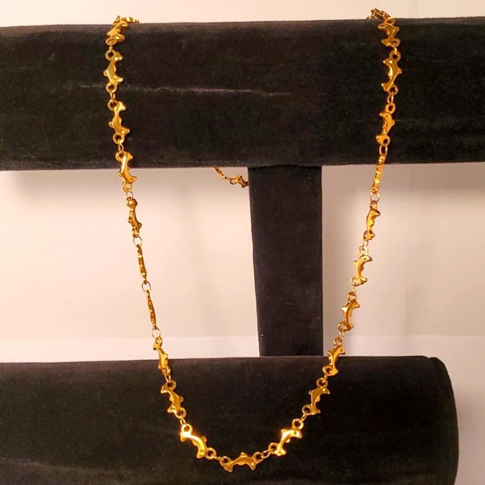 18k Gold toned Stainless steel dolphin chain 🐬 18" inches ⛓ 😎